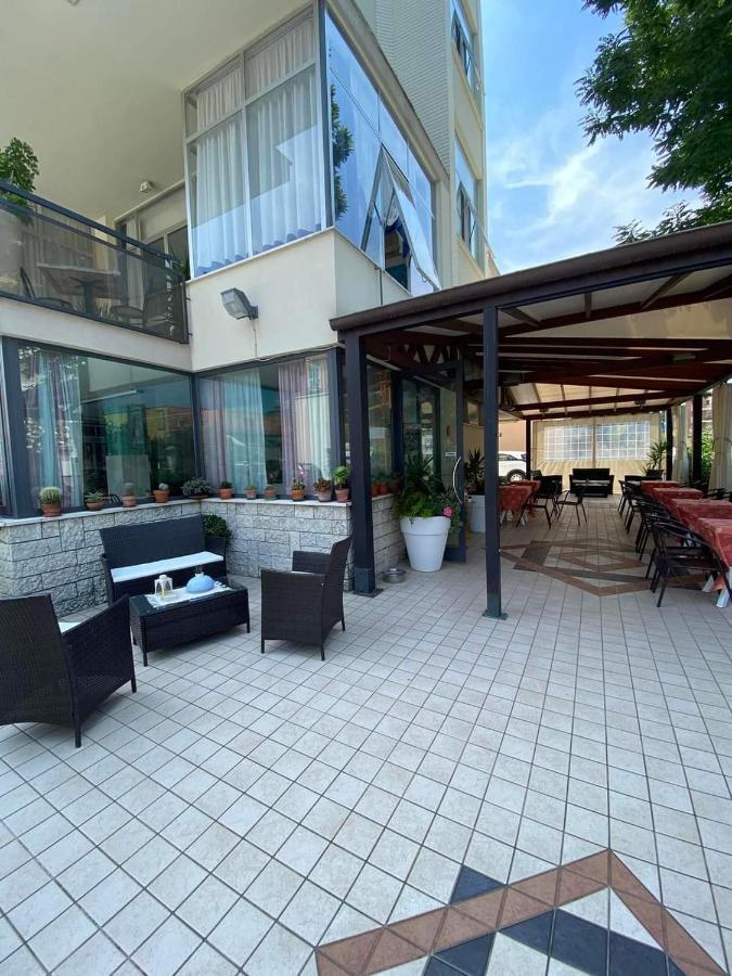 金色玫瑰酒店 里米尼 外观 照片